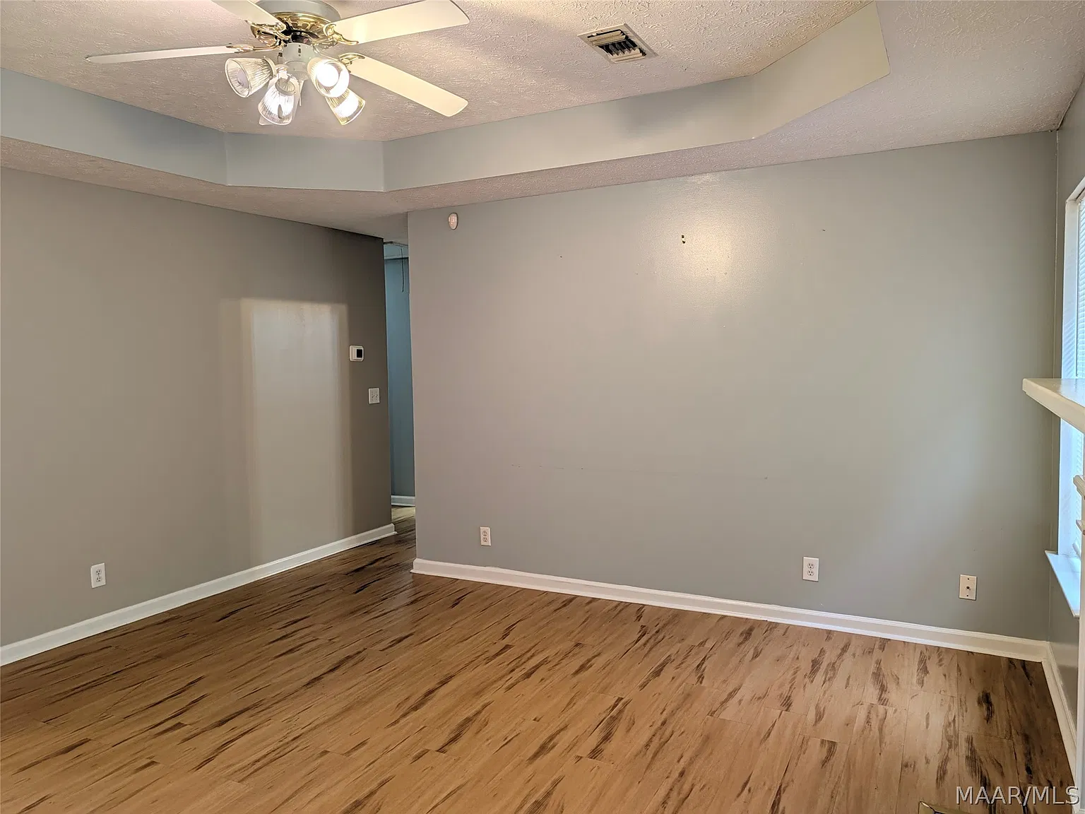 3 bed, 2.0 bath, 1447 sqft, $1,700 — Photo 3
