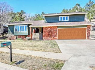 3007 Stockade Dr, Rapid City, SD 57702
