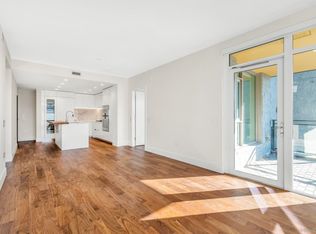 389 W 59th Ave #203, Vancouver, BC V5X 1W9