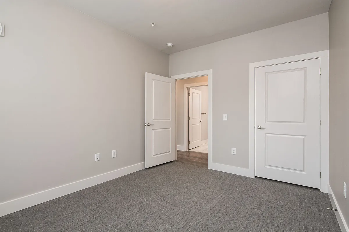 Bedroom - Mosley on 6th