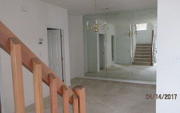 4th image of 228 Belmont Cir