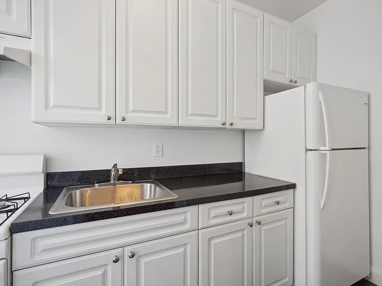 2175 Cedar Ave #9A — Photo 5