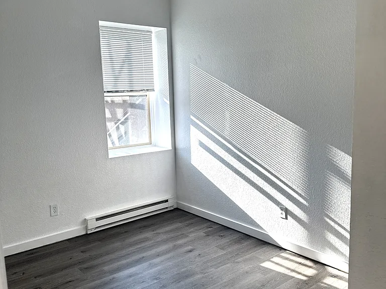 Elks Apartments — Photo 14