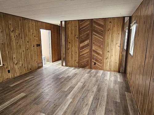 1599 Highway 71 N Photo 1