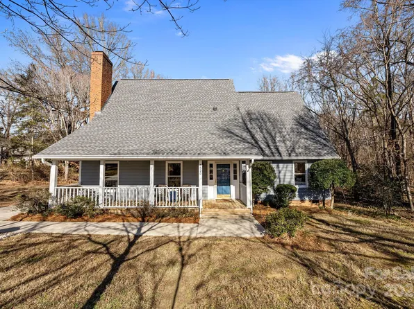 6520 Carmel Hills Dr, Charlotte, NC 28226