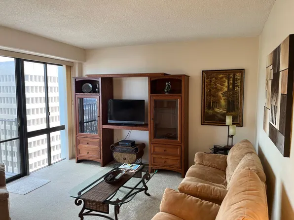 225 Queen St APT 26C, Honolulu, HI 96813