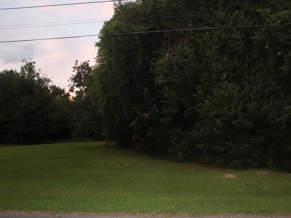 2nd image of 300 Duson St