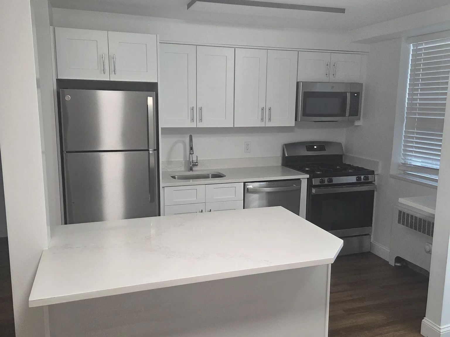 1 bed, 750 sqft, $2,600 — Photo 3