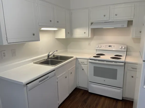 5235 Fairbanks Dr APT B, El Paso, TX 79924