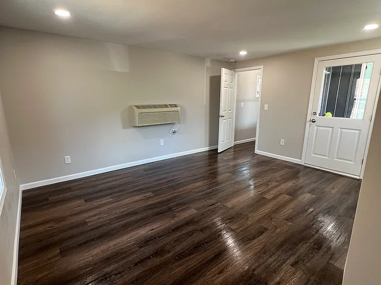 1546 Whitestone Rd N #2 — Photo 11