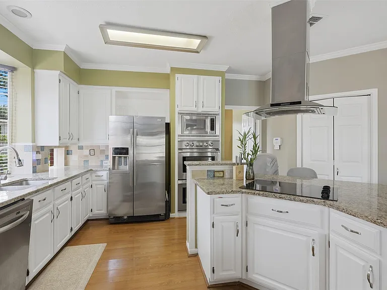 2114 Gentryside Dr — Photo 17