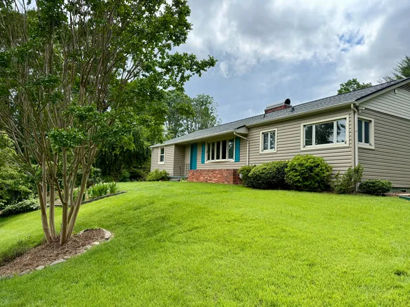 97 Oak Ter, Arden, NC 28704