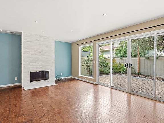 5th image of 2063 Village Ln