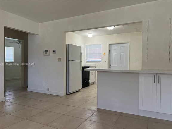 2nd image of 3331 NE 16th Ave #3331