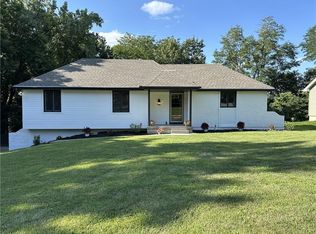 1106 N Forest Ln, Liberty, MO 64068