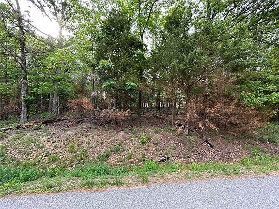 3rd image of 20 Eastleigh Circle