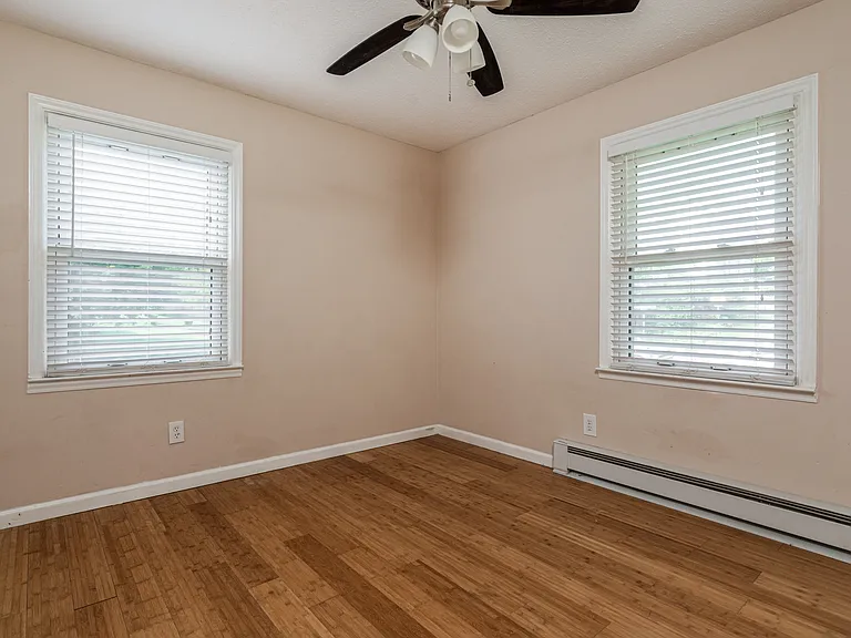 268 S French Broad Ave — Photo 10