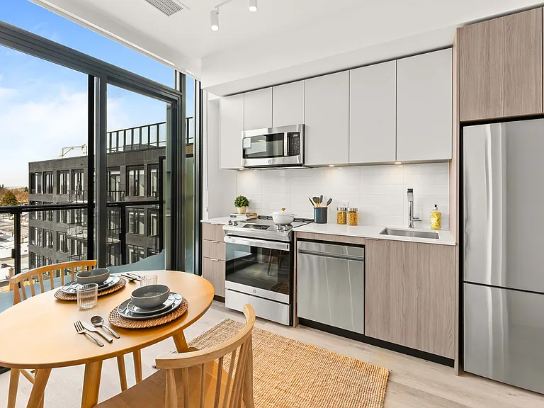 500 Upper Wellington St — Photo 11