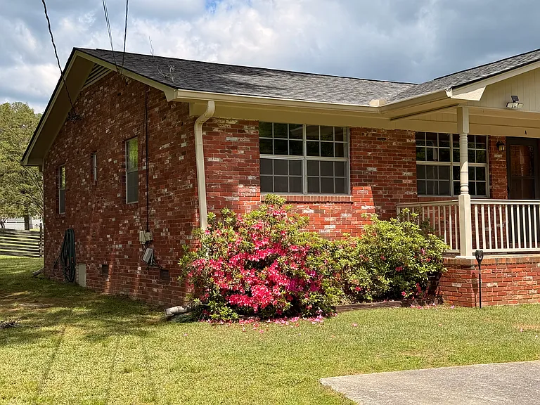 48 Larry St SW #A — Photo 2