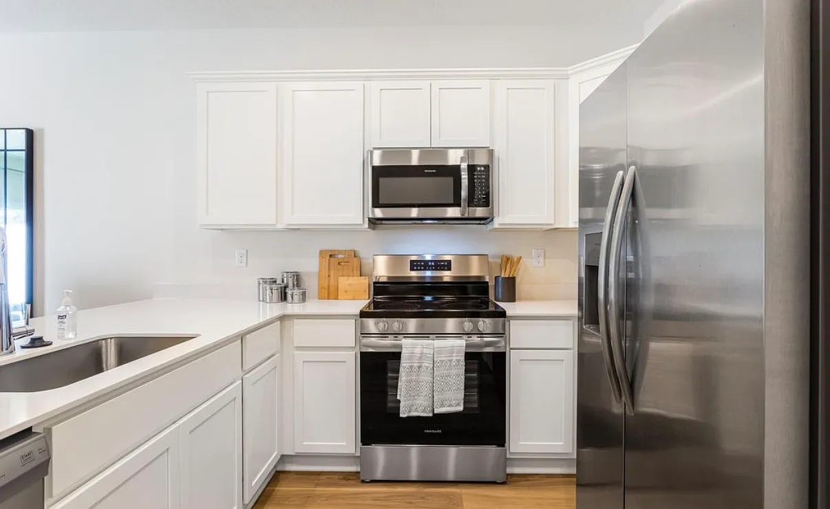 4 bed, 1483 sqft, $1,895 — Photo 1
