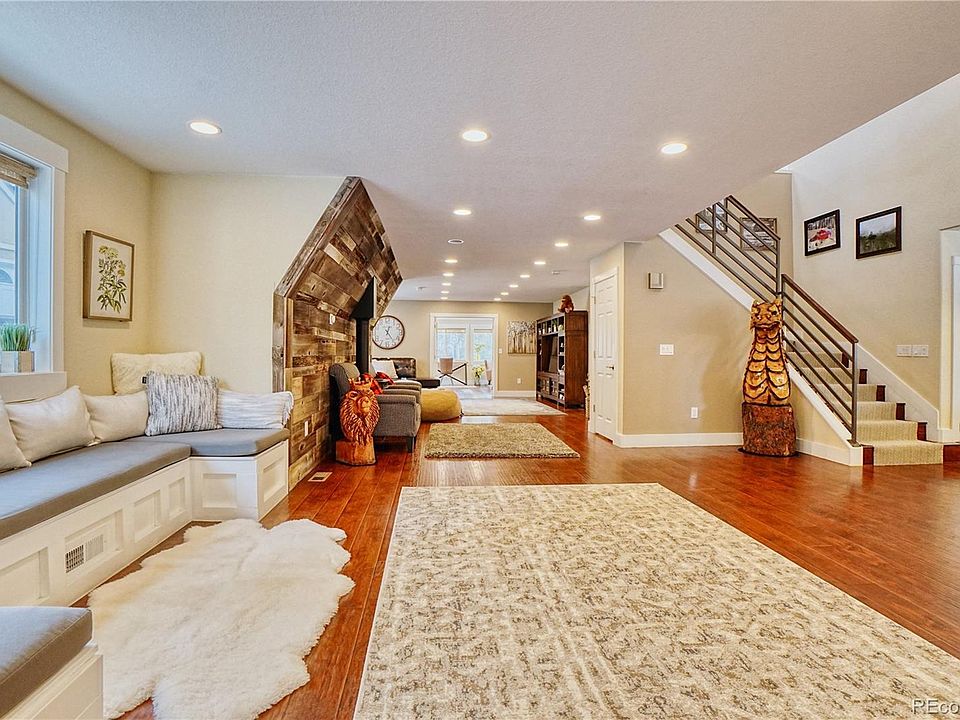 1st image of 983 Wedgwood Road