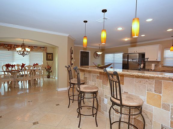3rd image of 17403 Mesquite Canyon Dr
