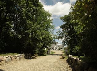 597 Kline Rd, Oakland, MI 48363