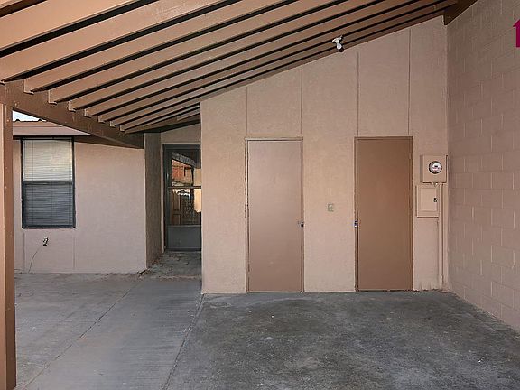 3rd image of 3220 Hillrise Dr