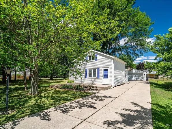 11 Middlesex Rd, Orchard Park, NY 14127
