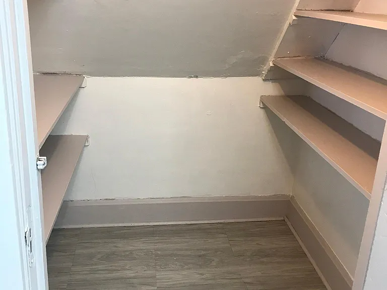 106 Patton St #UPSTAIRS — Photo 9