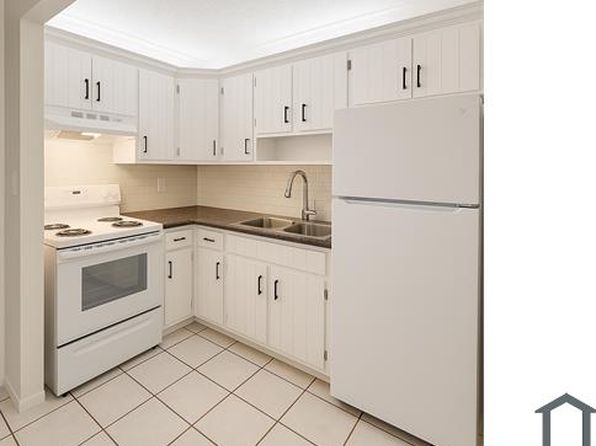 1150 NE 17th Ct APT 4