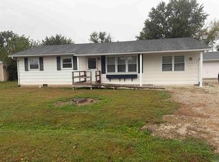 10075 E Lincoln St, Otwell, IN 47564