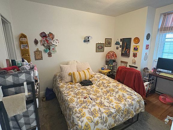 3rd image of 49 Westland Ave #20