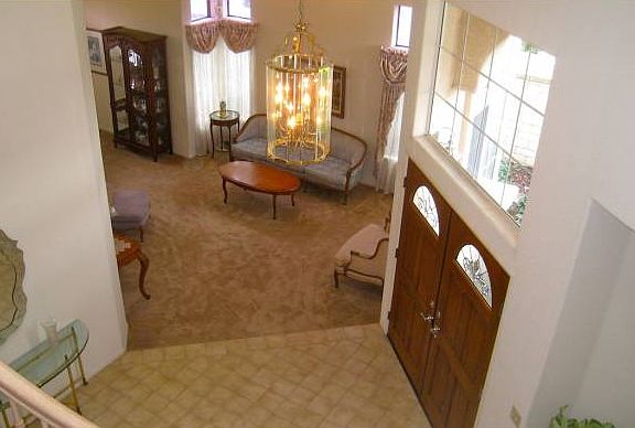 Foyer/Living Room