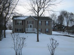 3807 Jacobson Dr, Wonder Lake, IL 60097