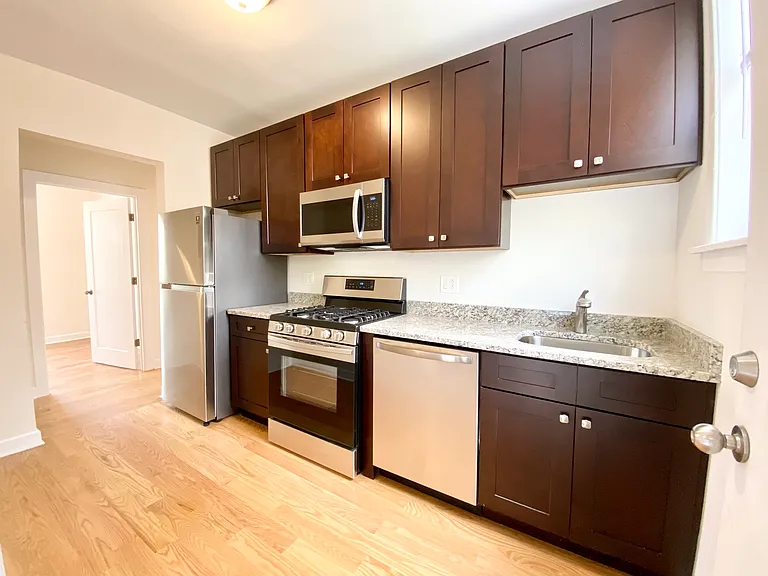 1628 W Lunt Ave #1A — Photo 1