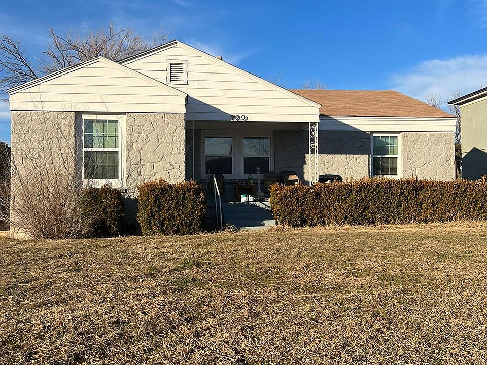 1st image of 729 NE 25th St