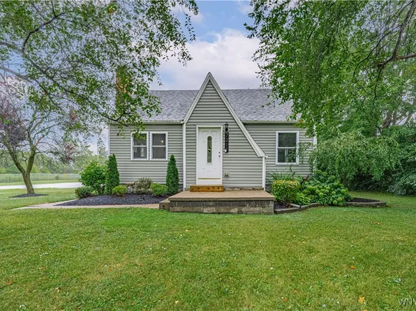 7211 Packard Rd, Niagara Falls, NY 14304