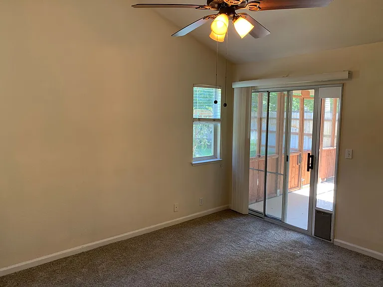 2088 Marilyn Dr — Photo 16