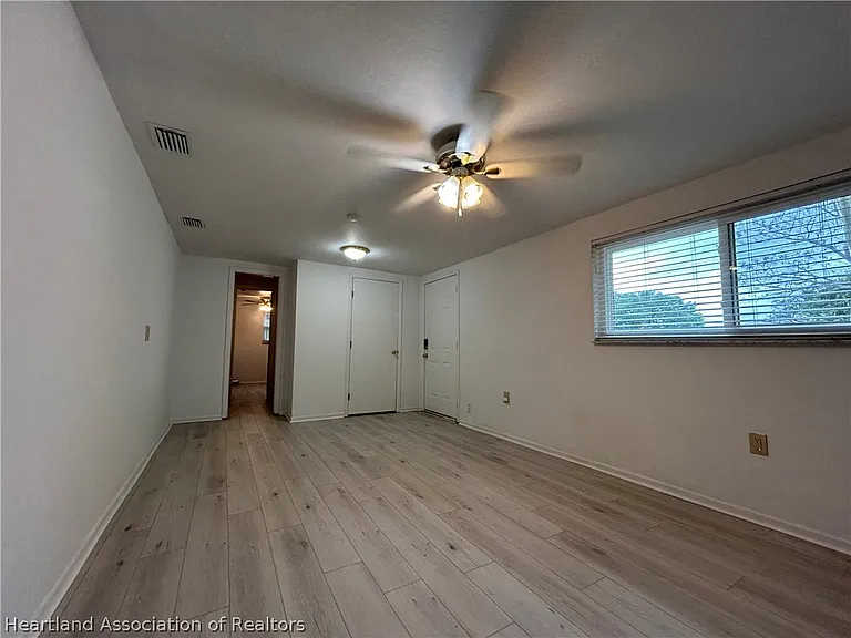 1150 Rialto Ave — Photo 11
