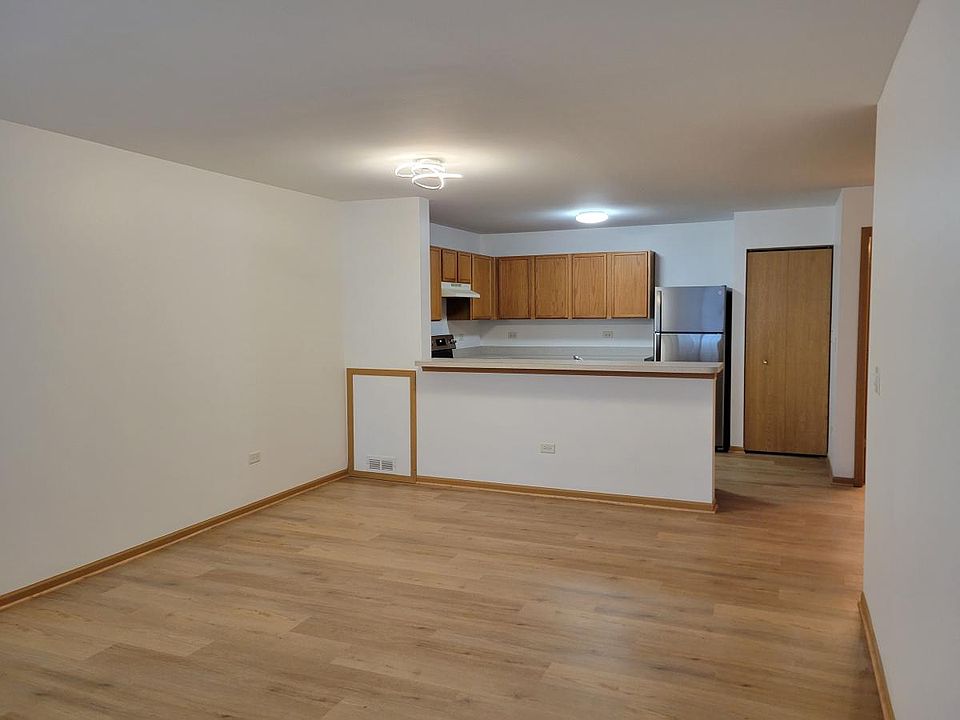 1432 McClure Rd Aurora IL Zillow