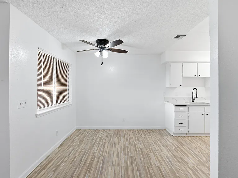21739 Panoche Rd #C — Photo 15