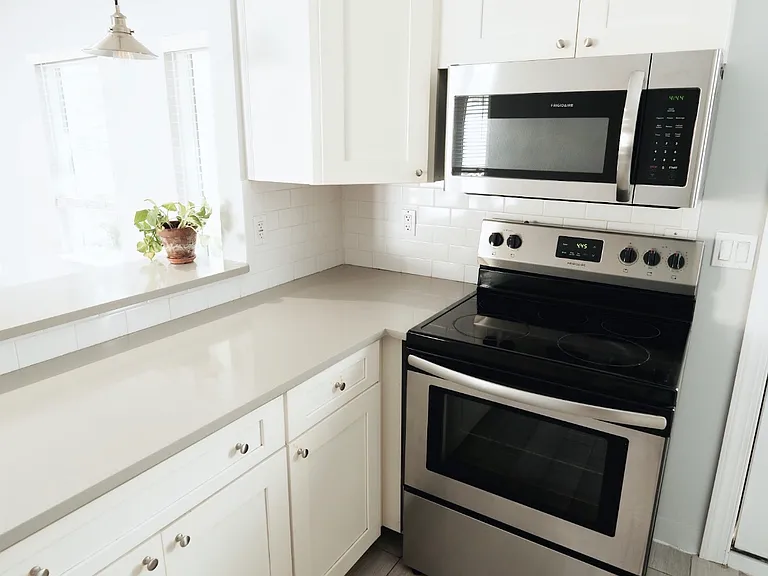 3209 Plaza Pl — Photo 8