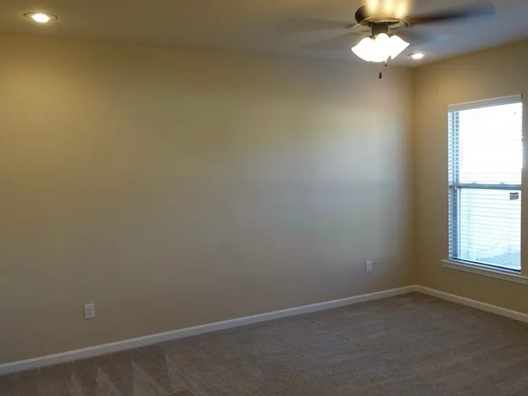 938 Deer Pass Dr — Photo 7