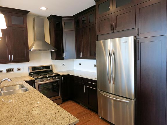 3rd image of 2746 W Belmont Ave #2
