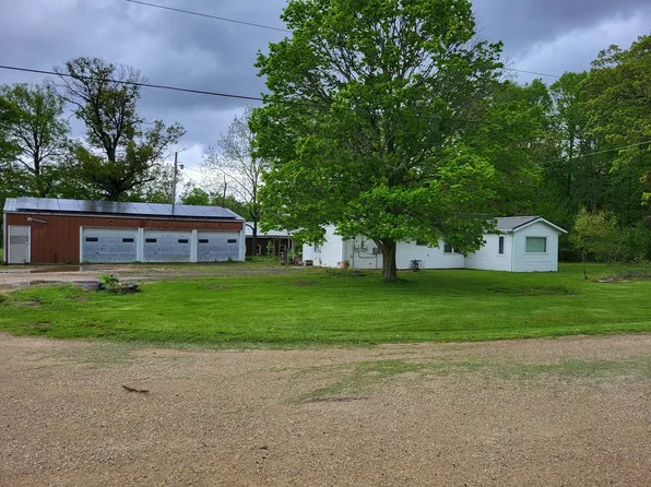 1751 Franklin Rd, Franklin Grove, IL 61031