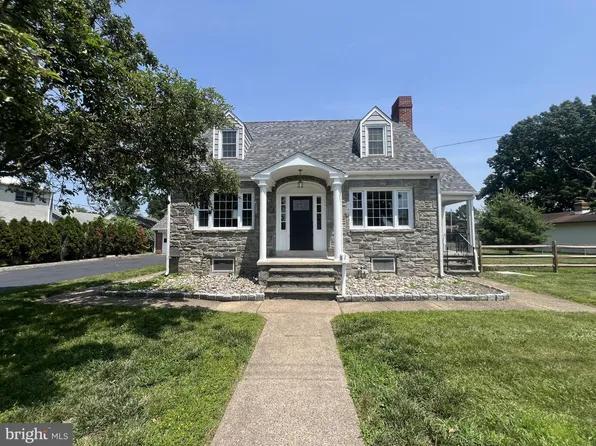 220 Kossuth Ave, Milmont Park, PA 19033