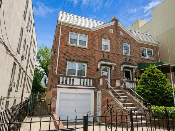 25-81 45th St #2, Astoria, NY 11103