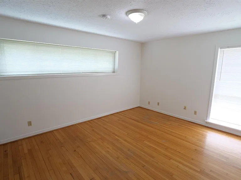 5231 Beechnut St — Photo 23