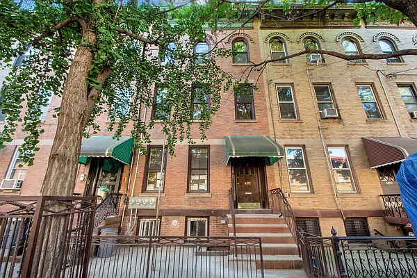 Rented by True Real Estate Group | media 14